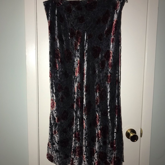 Mevisto Velvet Floral Flowy Skirt - Picture 1 of 8